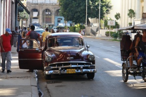 Олдмобили радуют своим блеском и размерами, Куба.JPG