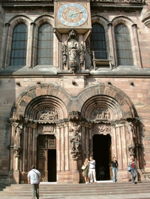 Вход в собор Страсбурга.jpg