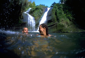Один из водопадов Гренады.jpg