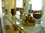Древние экспонаты в Иранском национальном музее в Тегеране.jpg