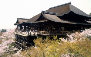 Храм Кийомидзу-дэра в Киото.jpg